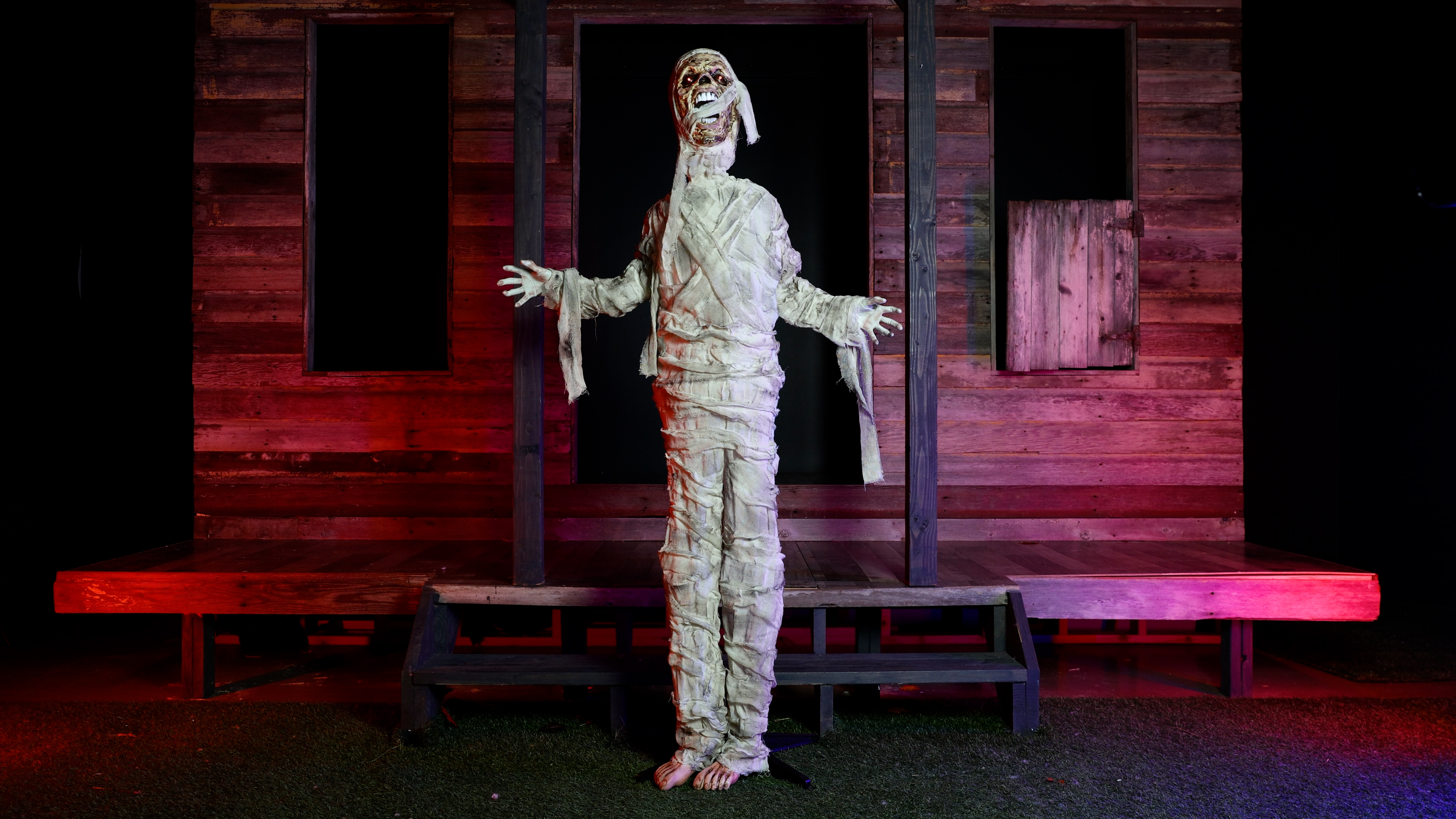 FUN99595 - Malunhotep the Bound Mummy Animatronic Decoration